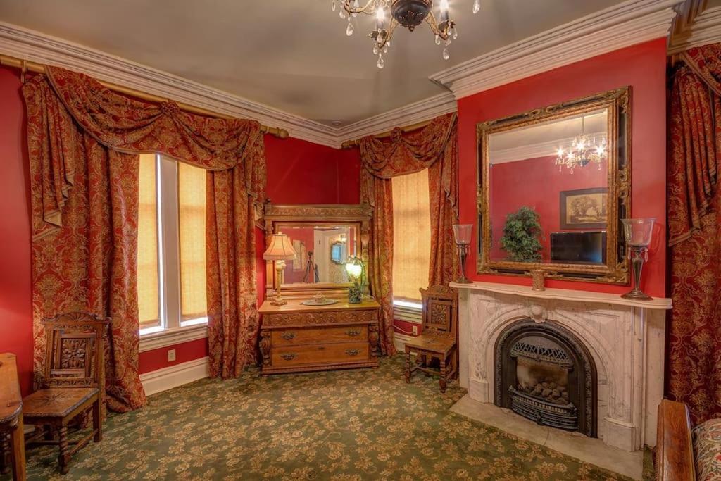 Merry Mansion East Dubuque Kültér fotó