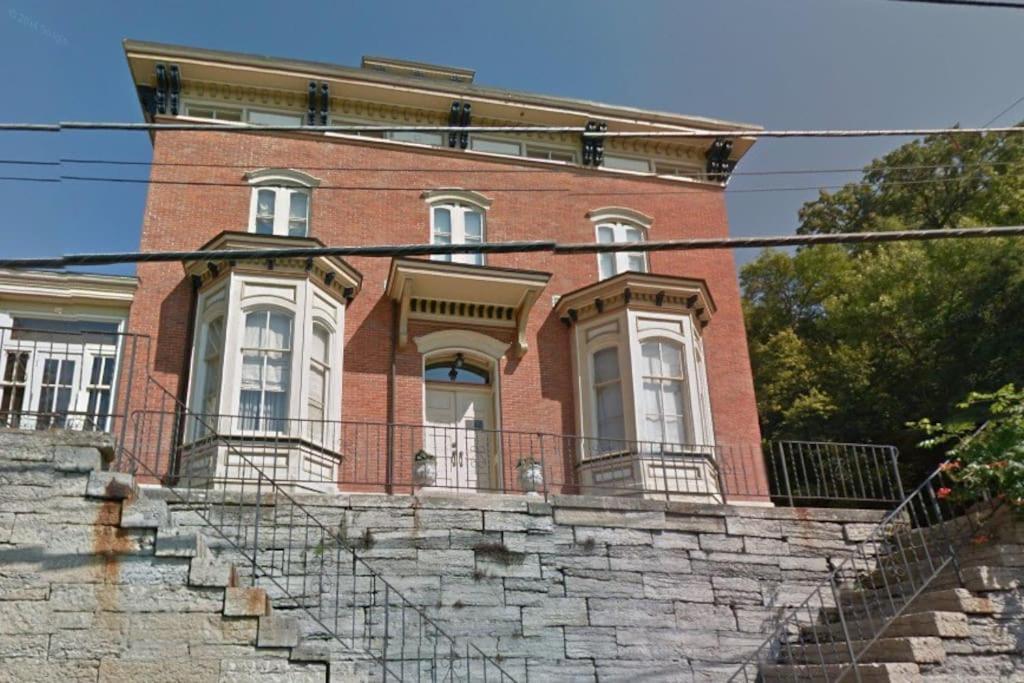 Merry Mansion East Dubuque Kültér fotó